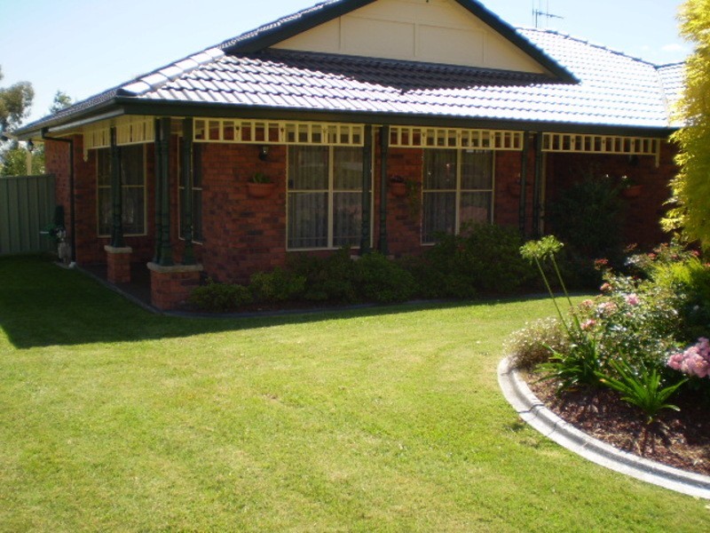 24 Robinia Drive, Lithgow NSW 2790