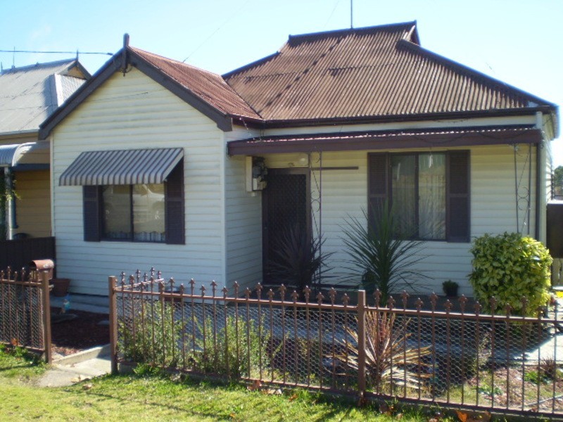11 Piper Street, Portland NSW 2847