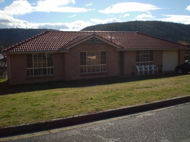 12 Eddy Street, Lithgow NSW 2790