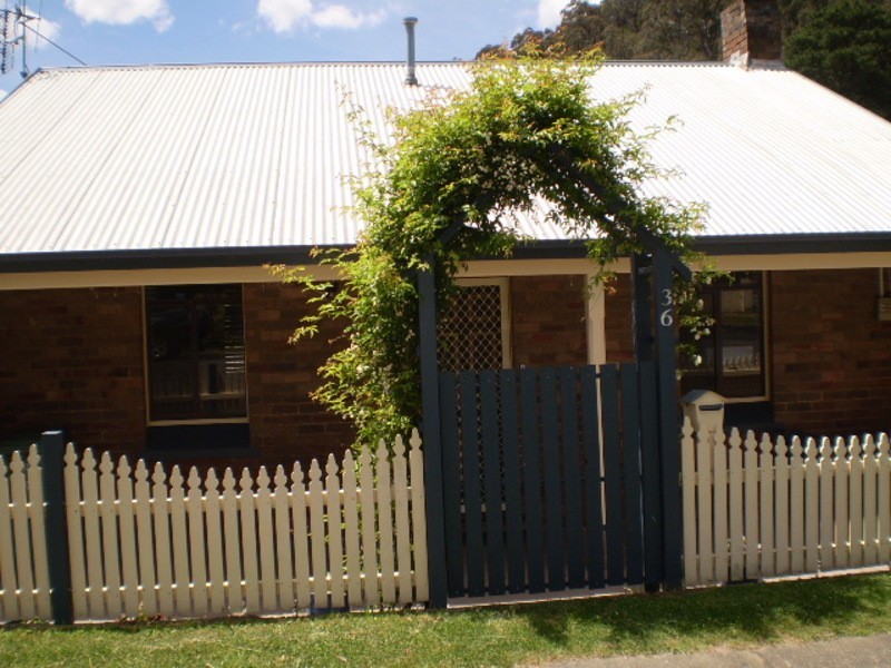 36 Bells Road, Lithgow NSW 2790