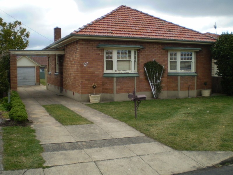 62 Rifle Parade, Lithgow NSW 2790
