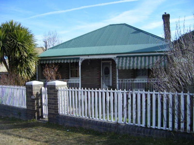 60 Sandford Avenue, Lithgow NSW 2790