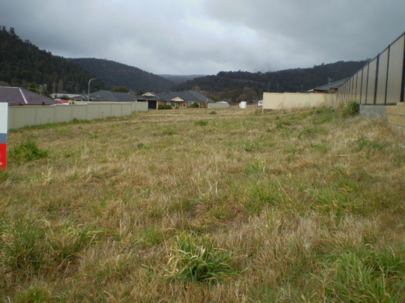16 Henderson Place, Lithgow NSW 2790