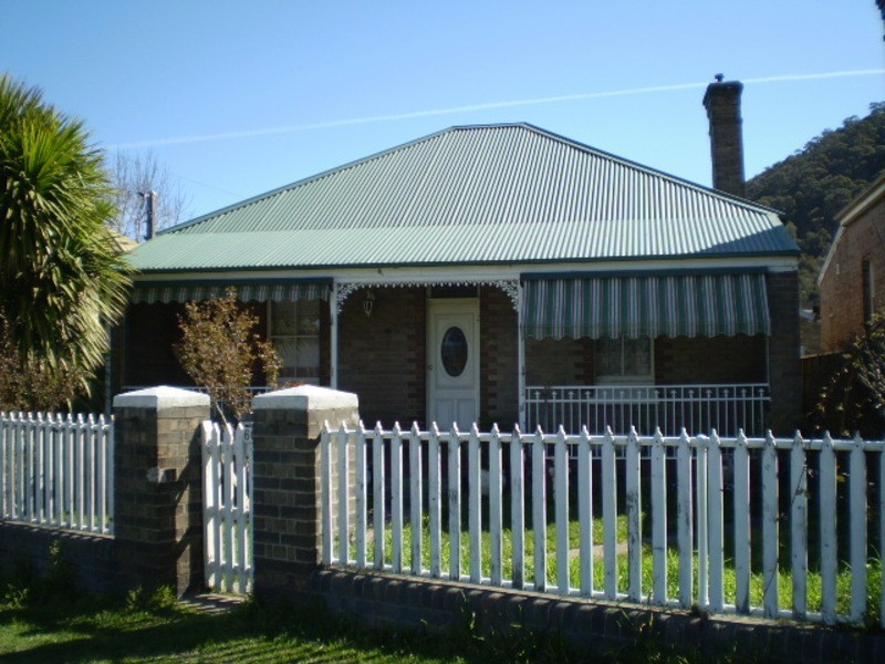 60 Sandford Avenue, Lithgow NSW 2790