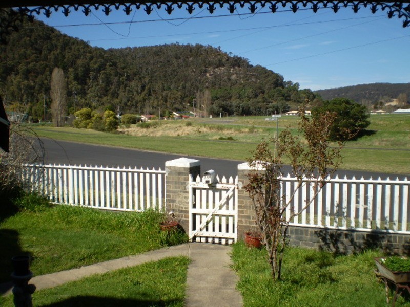 60 Sandford Avenue, Lithgow NSW 2790