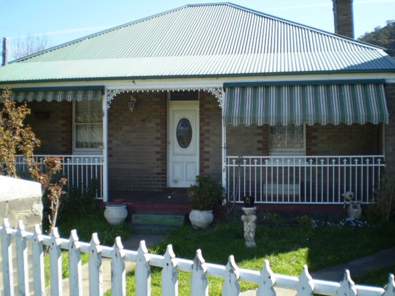 60 Sandford Avenue, Lithgow NSW 2790
