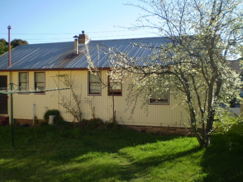 15 Sandford Avenue, Lithgow NSW 2790