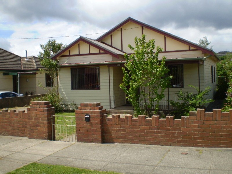 73 Rifle Parade, Lithgow NSW 2790