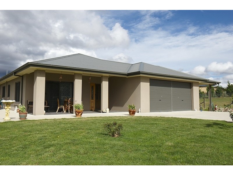 15 Windarra Place, Lithgow NSW 2790