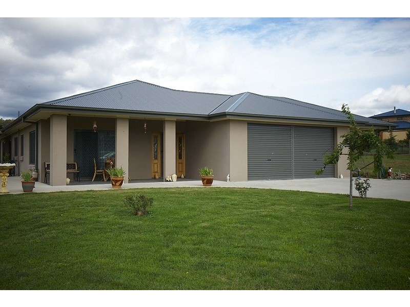 15 Windarra Place, Lithgow NSW 2790