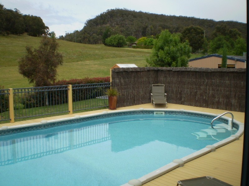 8 Girraween Drive, Lithgow NSW 2790