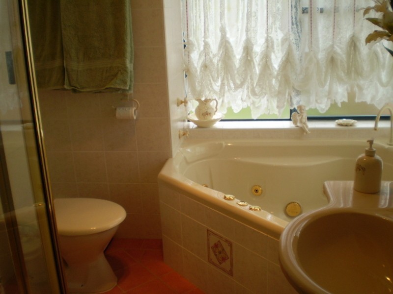 8 Girraween Drive, Lithgow NSW 2790