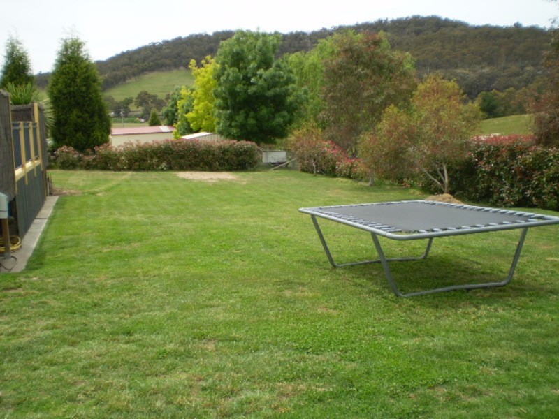 8 Girraween Drive, Lithgow NSW 2790