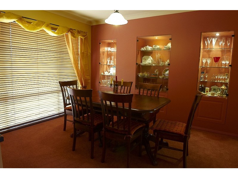 8 Girraween Drive, Lithgow NSW 2790