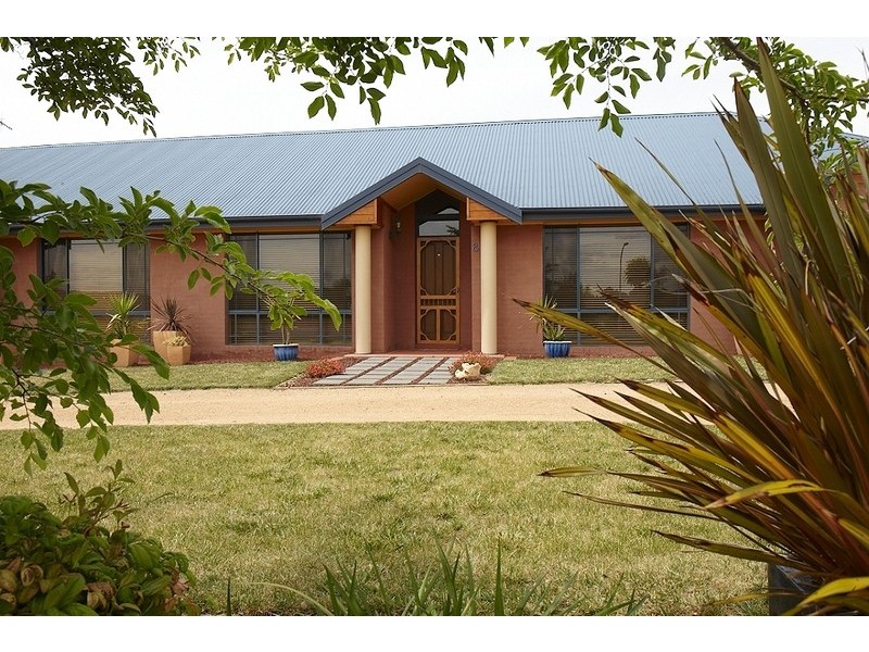 8 Girraween Drive, Lithgow NSW 2790