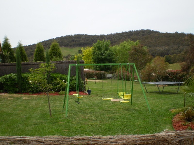 8 Girraween Drive, Lithgow NSW 2790