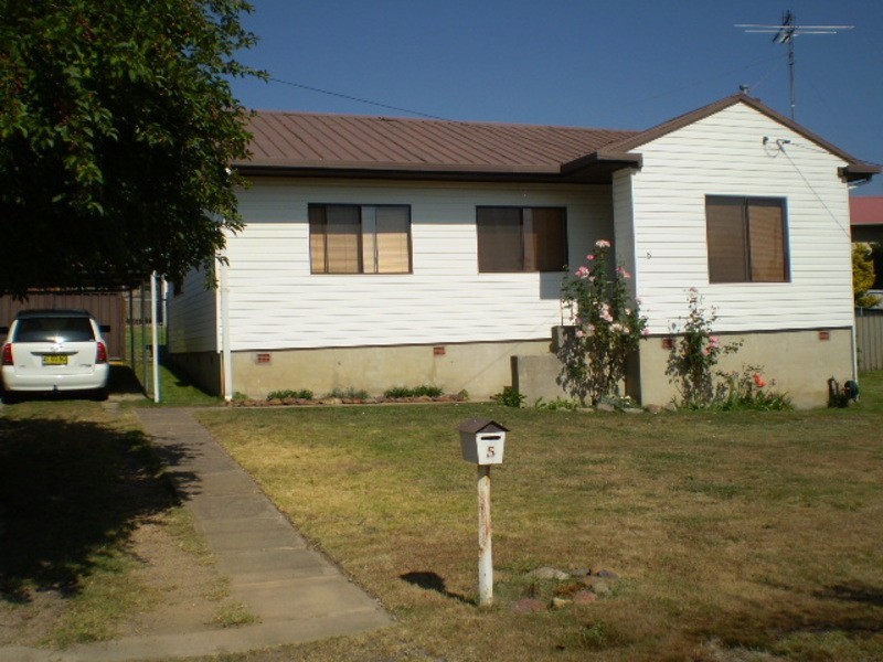 5 Hume Avenue, Wallerawang NSW 2845