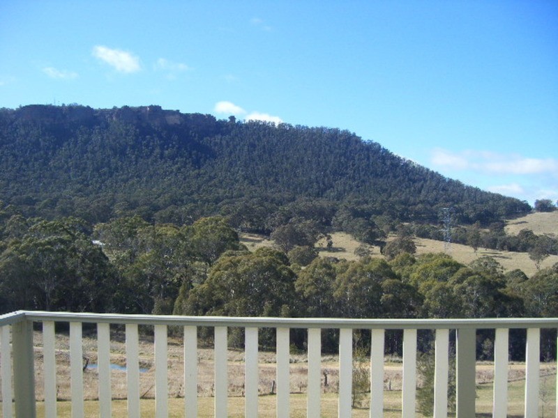 6 Daintree Close, Lithgow NSW 2790