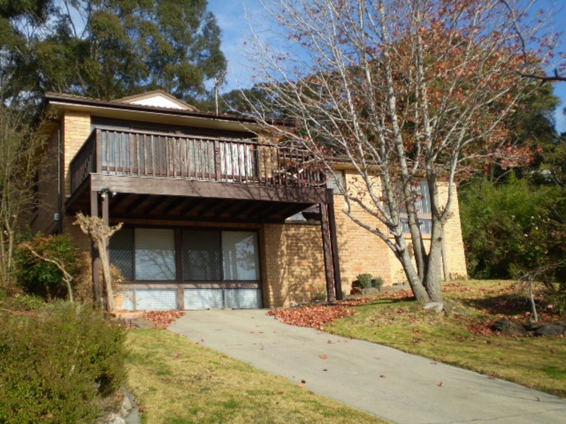 9 Hill Range Crescent, Lithgow NSW 2790