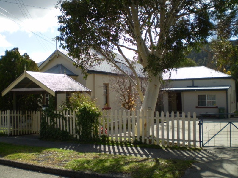 26 Read Avenue, Lithgow NSW 2790