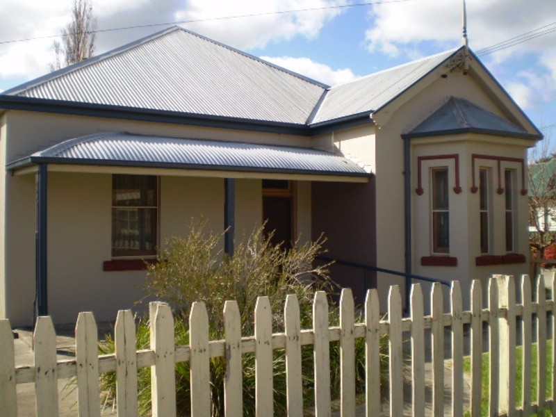 26 Read Avenue, Lithgow NSW 2790