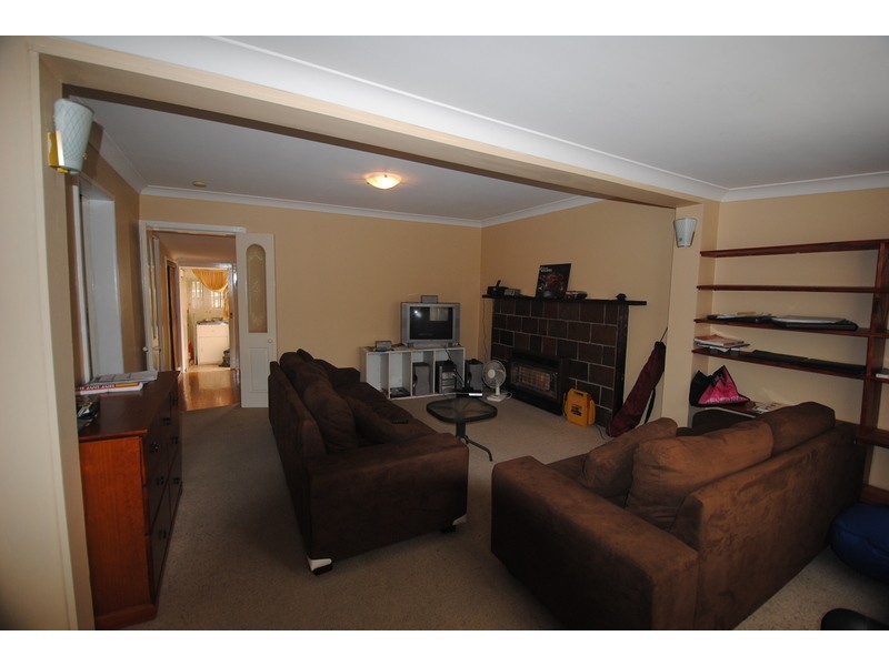 180 Inch Street, Lithgow NSW 2790