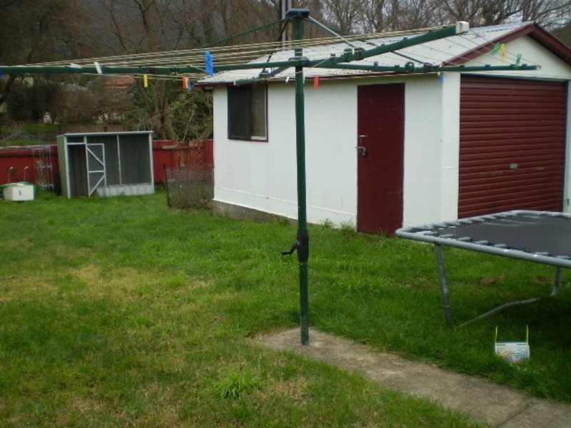 180 Inch Street, Lithgow NSW 2790