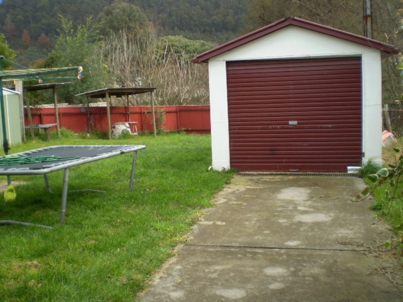 180 Inch Street, Lithgow NSW 2790