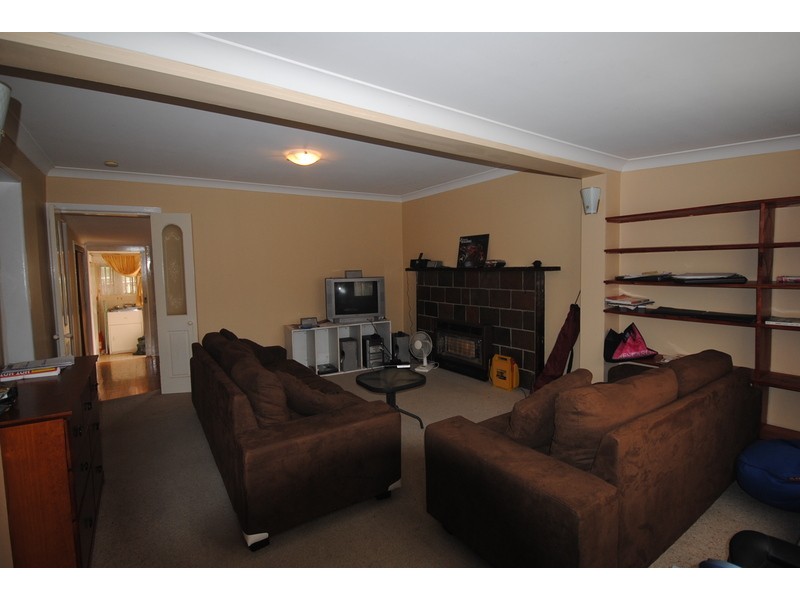 180 Inch Street, Lithgow NSW 2790