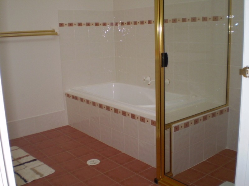 4 Claret Ash Avenue, Lithgow NSW 2790