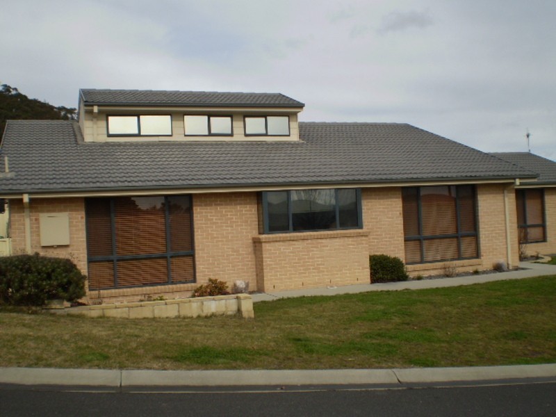 4 Claret Ash Avenue, Lithgow NSW 2790