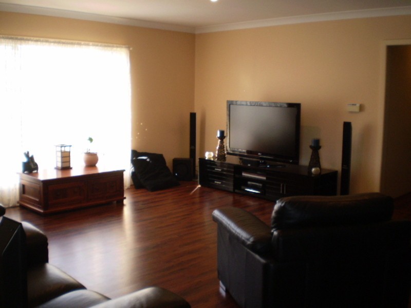 42 Rifle Parade, Lithgow NSW 2790