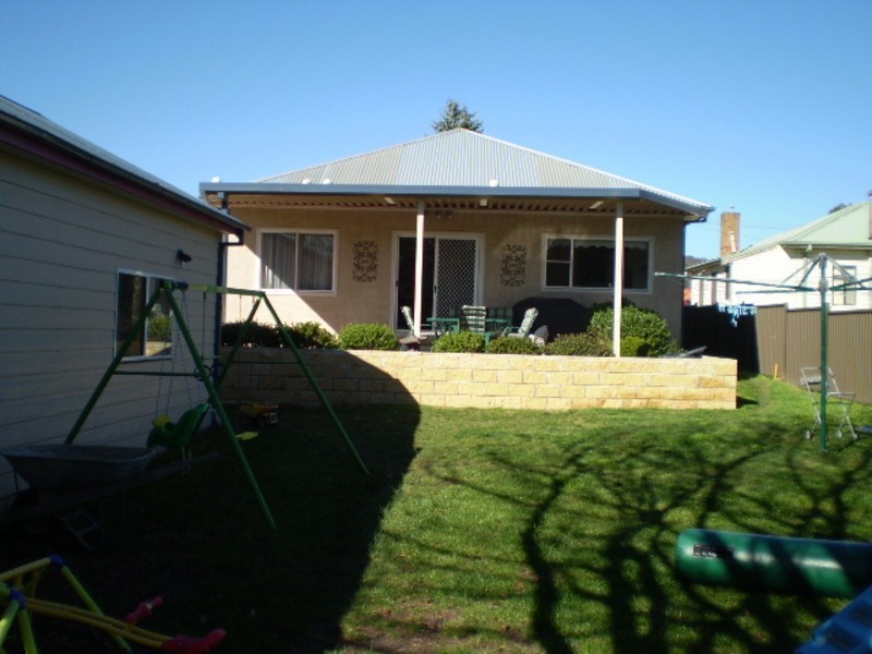 42 Rifle Parade, Lithgow NSW 2790