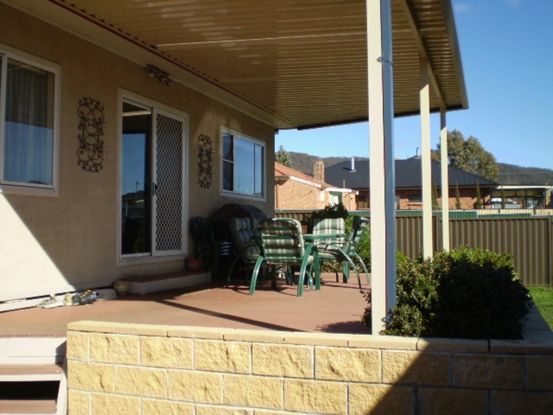 42 Rifle Parade, Lithgow NSW 2790