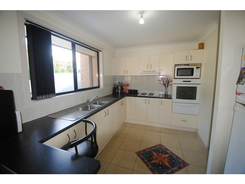8 Amber Grove, Lithgow NSW 2790
