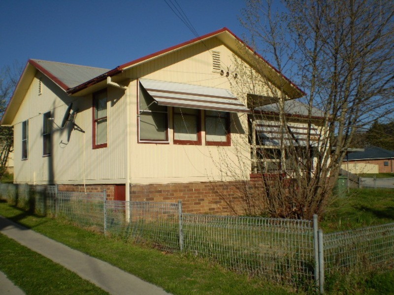 15 Sandford Avenue, Lithgow NSW 2790