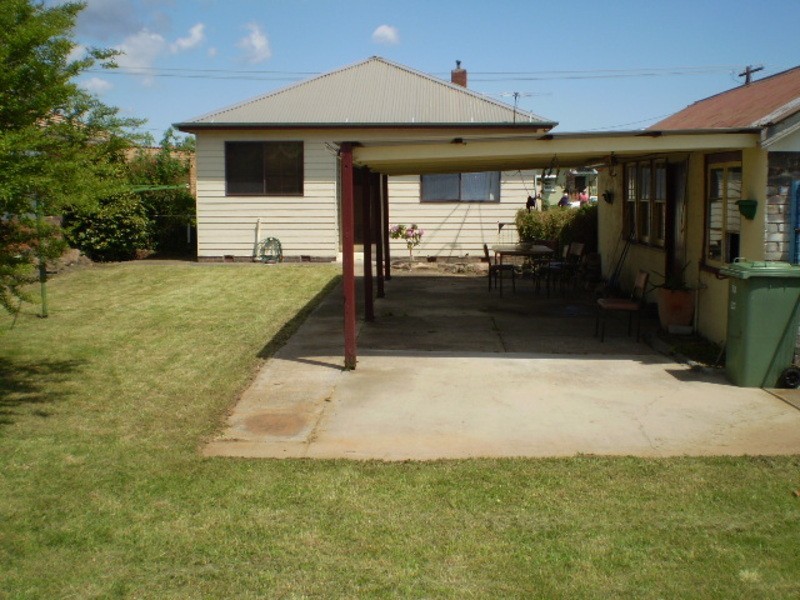 73 Rifle Parade, Lithgow NSW 2790