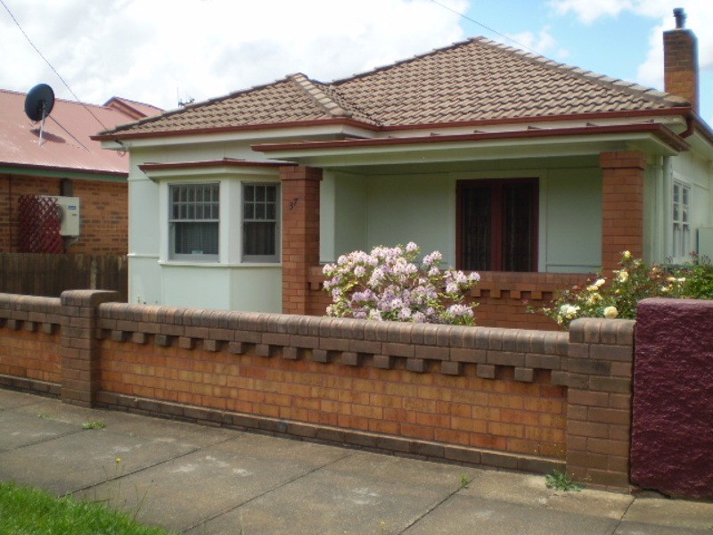 37 Academy Street, Lithgow NSW 2790