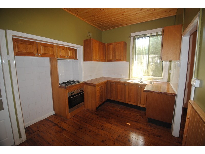 12 Lone Pine Avenue, Lithgow NSW 2790