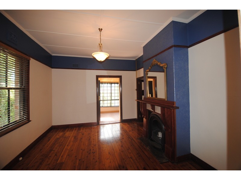 12 Lone Pine Avenue, Lithgow NSW 2790