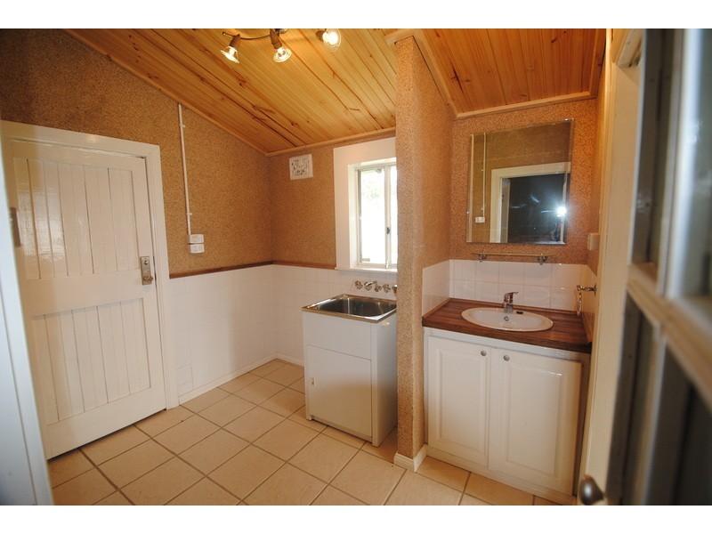 12 Lone Pine Avenue, Lithgow NSW 2790