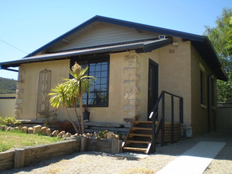 12 Lone Pine Avenue, Lithgow NSW 2790