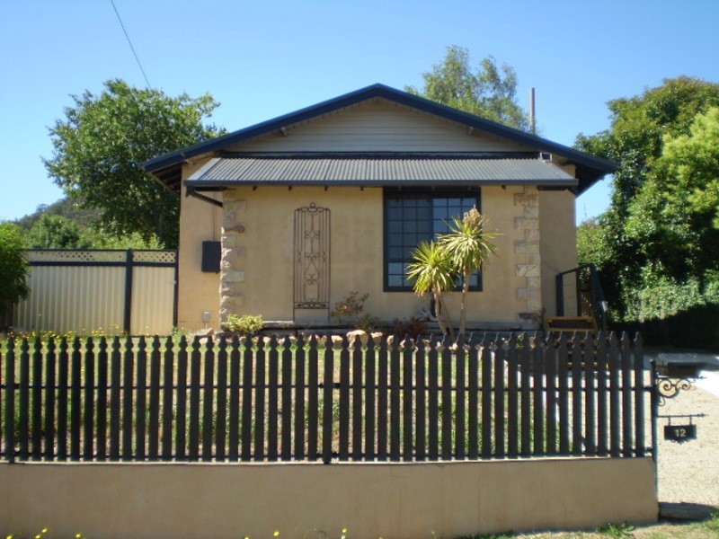 12 Lone Pine Avenue, Lithgow NSW 2790