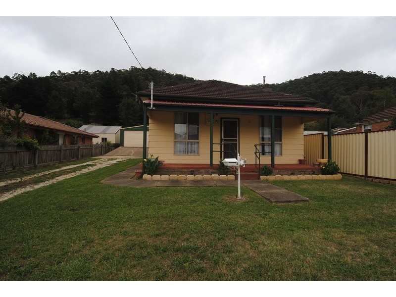 30 Geordie Street, Lithgow NSW 2790