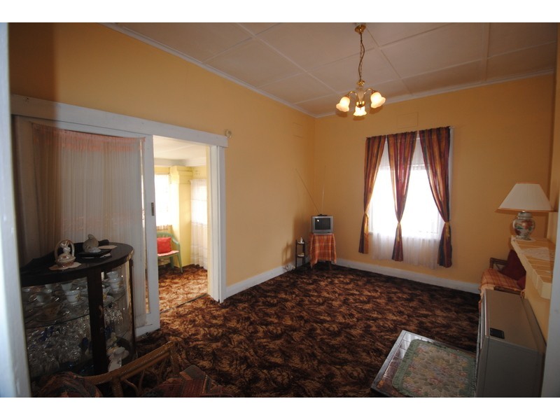 9 Lone Pine Avenue, Lithgow NSW 2790