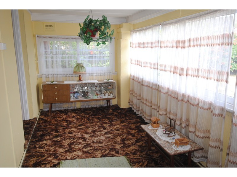 9 Lone Pine Avenue, Lithgow NSW 2790
