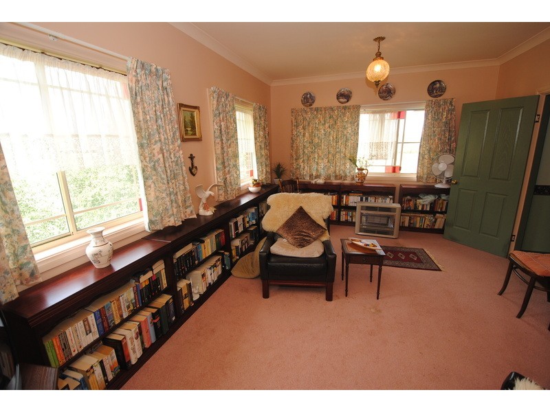 233 Cullen Bullen Road, Portland NSW 2847