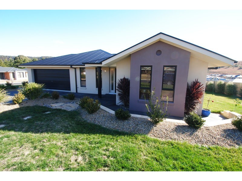 15 Kirkley Street, Lithgow NSW 2790