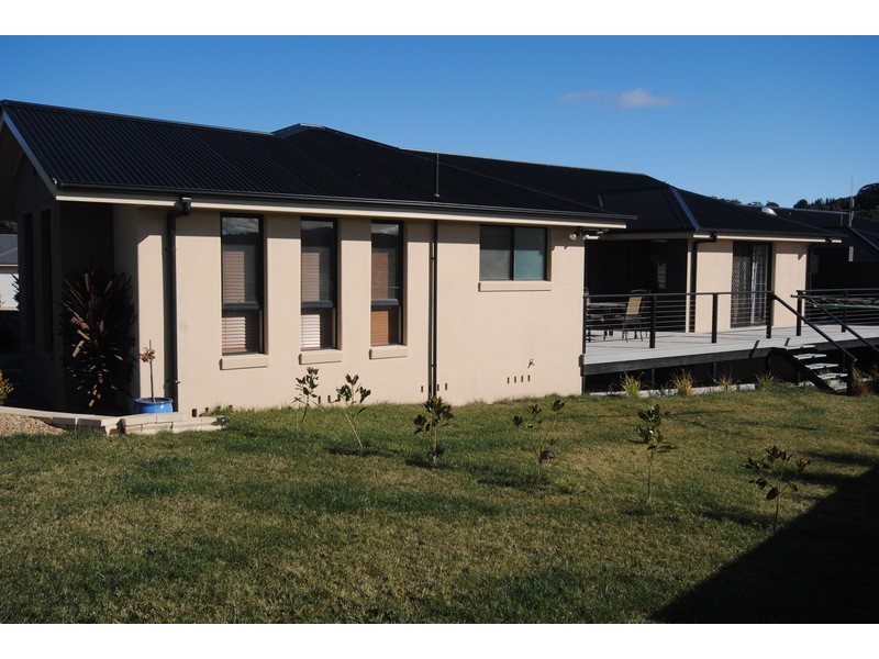 15 Kirkley Street, Lithgow NSW 2790