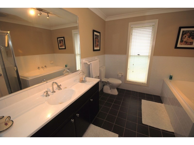 8 Robertson Street, Lithgow NSW 2790